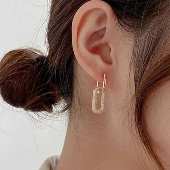 💛 Chain Link Hoop Earrings - Picture 2 of 4